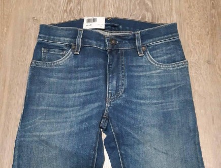 Стрейчевые джинсы Фирма Levis . 
Размер 23 - длинна 100 см, шаговый 77 см, пояс . . фото 4