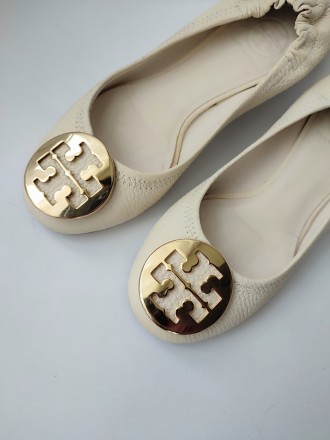 Мягусенькі шкіряні туфлі човники балетки від вишуканого люксового бренду Tory Bu. . фото 5