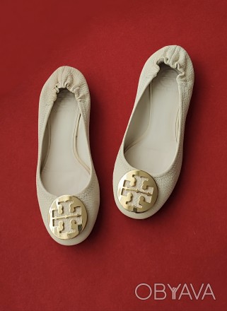 Мягусенькі шкіряні туфлі човники балетки від вишуканого люксового бренду Tory Bu. . фото 1