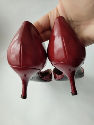 Шкіряні лакові туфлі преміум бренд Salvatore Ferragamo оригінал.
Суперстильні, . . фото 9