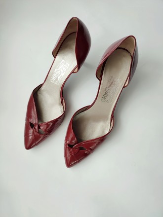 Шкіряні лакові туфлі преміум бренд Salvatore Ferragamo оригінал.
Суперстильні, . . фото 2