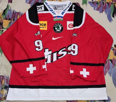 Хоккейный свитер Ochsner Suisse National Team,  размер-XL, длина-78см, под мышка. . фото 3