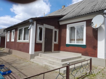 Продається цегляний будинок з усіма зручностями на дві половини