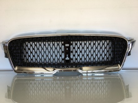 Решетка радиатора grill Lincoln MKZ(Линкольн) 2017,2018, 2019 год черная.
Передн. . фото 2