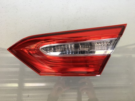 Фонарь внутренний правый Toyota Camry V70 2018-2020 USA SE/XSE 
Код запчасти: 81. . фото 2