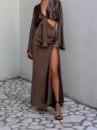 
Шелковое платье с вырезом на ноге шоколадного цвета
Параметры:
S: ОГ 84-88 см, . . фото 2