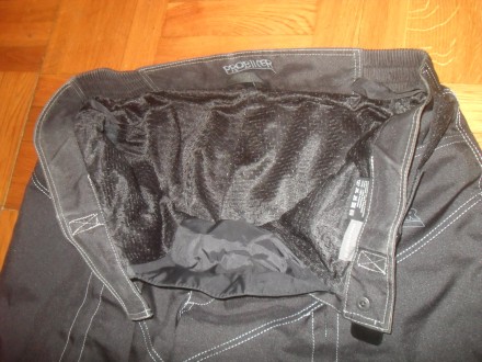 Есть также ещё несколько хороших кожаных и текстильных мотокурток и брюк с миним. . фото 7