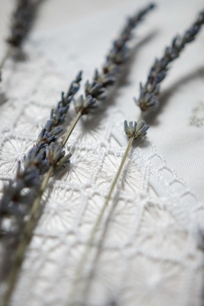 
Украинский свадебный рушник.
 Вышивка гладью.
Размер 180*31 см 
Материал:габард. . фото 3