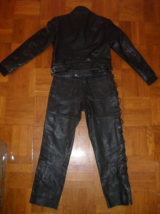 Есть также ещё несколько хороших кожаных и текстильных мотокурток и брюк с миним. . фото 10