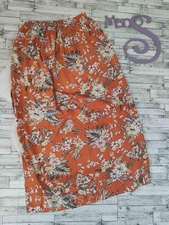 Женская длинная юбка оранжевая с цветочным принтом с высоким разрезом 
Состояние. . фото 6
