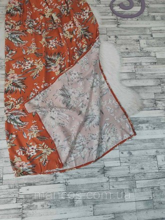 Женская длинная юбка оранжевая с цветочным принтом с высоким разрезом 
Состояние. . фото 5