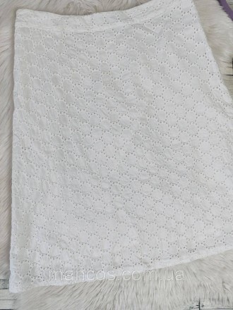Женская белая юбка с перфорацией и подъюбником 
Состояние: б/у, в отличном состо. . фото 3