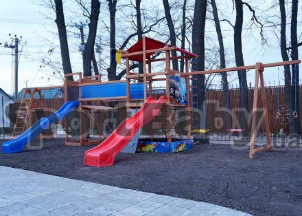 Оборудованная детская игровая площадка протяженностью 9,6 метра и в ширину 4 мет. . фото 7