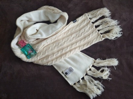 Теплый длинный шарф на флисе, Zoo York.
Цвет - вязка молочная и белый флис.
Дл. . фото 3