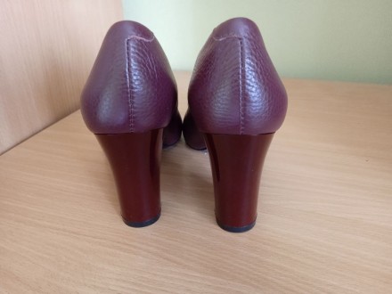 Продам женские туфли (лодочки)
Сделаны из натуральной кожи
Размер 38
Каблук 8. . фото 3
