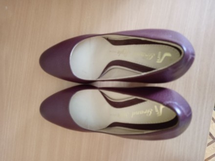 Продам женские туфли (лодочки)
Сделаны из натуральной кожи
Размер 38
Каблук 8. . фото 5