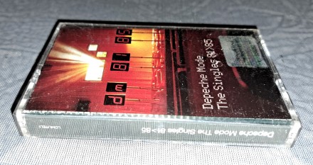 Продам Лицензионную Кассету Depeche Mode - The Singles 81-85
Состояние кассета/. . фото 4