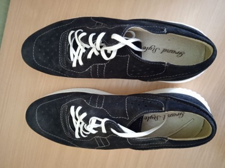Продам кросівки з натурального замшу
Виробник Grans Style
Виглядають но нозі д. . фото 4