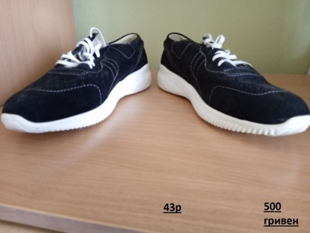 Продам кросівки з натурального замшу
Виробник Grans Style
Виглядають но нозі д. . фото 2