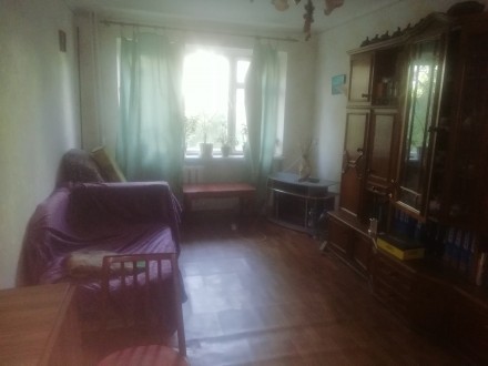 Квартира з радянським ремонтом. Продається з меблями і технікою . Хороше місцеро. . фото 2