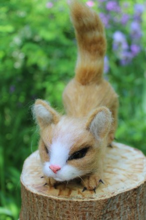 Валяна іграшка котик рижий з шерсті ручної роботи. Висота 14 см, длина 18 см і х. . фото 11