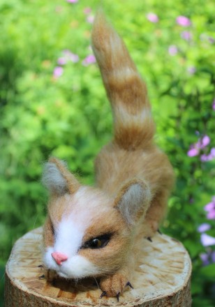 Валяна іграшка котик рижий з шерсті ручної роботи. Висота 14 см, длина 18 см і х. . фото 10
