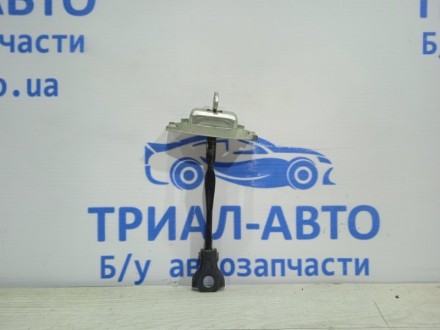 Ограничитель двери пер.прав. Toyota Corolla E140 2006 (б/у). Київ. фото 1 Ограничитель двери пер.прав. Toyota Corolla E140 2006 (б/у). Київ. фото 1