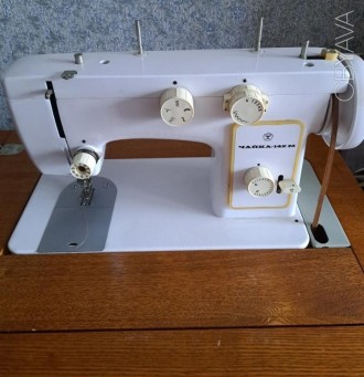 Швейная машинка Чайка 142 М, с ножным приводом. 
Не настроена.
Б/У. Размеры: В. . фото 7
