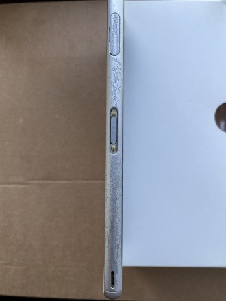 Смартфон Sony Xperia Z3 D6603 White, робочий
Стан на фото. У комплекті Смартфон. . фото 5