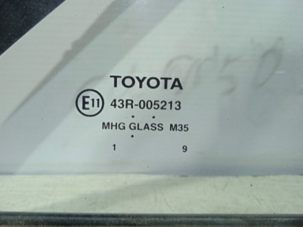 В наявност Стекло двери задней правой (форточка) 6812333080 Toyota Camry 50 2011. . фото 3