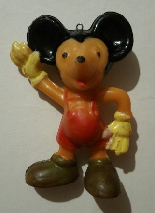 Исключительно редкий мышонок Микки Маус. 

Изготовлен в ГДР.

В Союзе продав. . фото 2