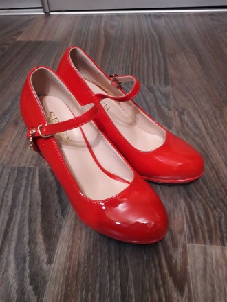 Туфли женские
Цвет: красный
Сезон: демисезон
Материал изделия: искусственный . . фото 8
