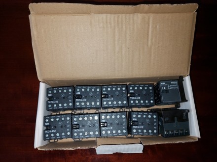 Четырехполюсное миниконтакторное реле с винт. клеммами ABB ТКС6-31Z. Харьков. фото 1