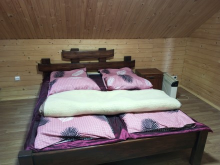 В розпорядженні проживаючих кімнати з двохспальними ліжками, мебльовані зручними. Косов. фото 4