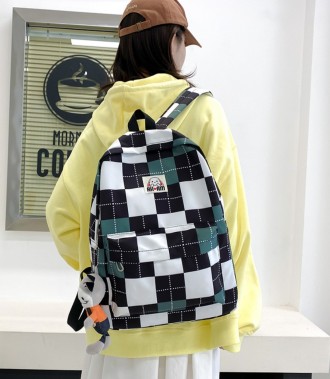 Оригинальный вместительный рюкзак подойдет не только школьнице или студентке — э. . фото 10