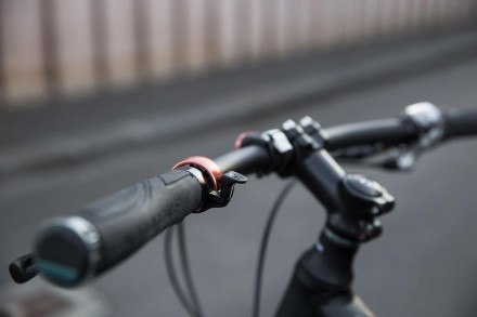 
Oi Classic — велосипедний дзвінок преміумкласу, має гарний зовнішній вигляд і в. . фото 8