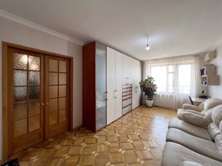 Продам видовую 3-к квартиру (87м2) в кирпиче на Писаржевского, Нагорка. Днепр. фото 1 Продам видовую 3-к квартиру (87м2) в кирпиче на Писаржевского, Нагорка. Днепр. фото 1