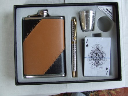Подарочный набор. фляга .стакан карты ручка и коробка Аладин. размер 24х17 см.
. . фото 5