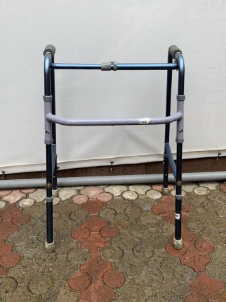 Ходунки - это приспособления для инвалидов или пожилых людей, которые нуждаются . . фото 7