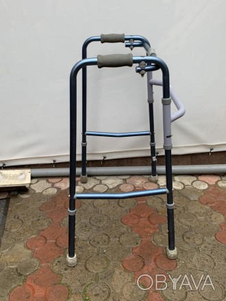 Ходунки - это приспособления для инвалидов или пожилых людей, которые нуждаются . . фото 1