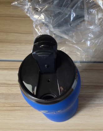 Новий термокухоль з нержавіючої сталі колір синій в упаковці
Покриття софт-тач
. . фото 4