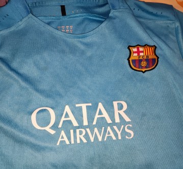 Футболка FC Barcelona, Iniesta, размер-S, длина-60см, под мышками-50см, в хороше. . фото 4