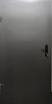 Двери входны уголковые лист 2мм, в базовом комплекте сувальдный замок, цена 5000. . фото 2