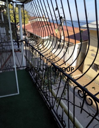 В продаже дача у моря с видом на море. Два этажа, балкон с видом на море, на 3эт. Киевский. фото 9
