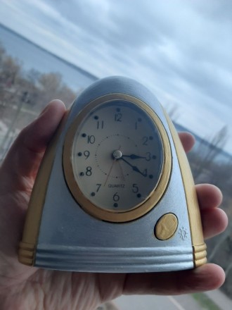 Настольные кварцевые часы (витрина)

Размер 12,2 Х 11,3 см
Кварцевый механизм. . фото 4