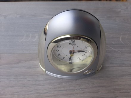 Настольные часы-будильник Pearl quartz (с сер. вставками)

Размер 12,2 Х 11,3 . . фото 6