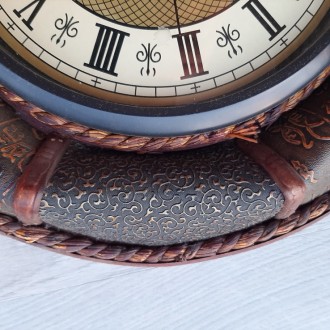 Декоративные настенные часы

Материал - дерево
Окантовка возможно из бамбука . . фото 6