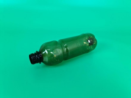 Пластикова пляшка — пластиковий контейнер для утримання, захисту та транспортува. . фото 5