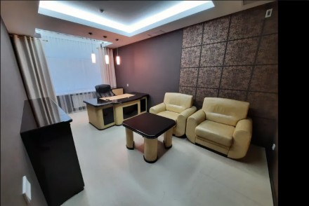 Здам мебльований офіс на 1-му поверсі наведеною площею 75 кв.м у бізнес-центрі Б. Гагарина. фото 3