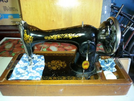 ручная швейная машинка. . фото 2